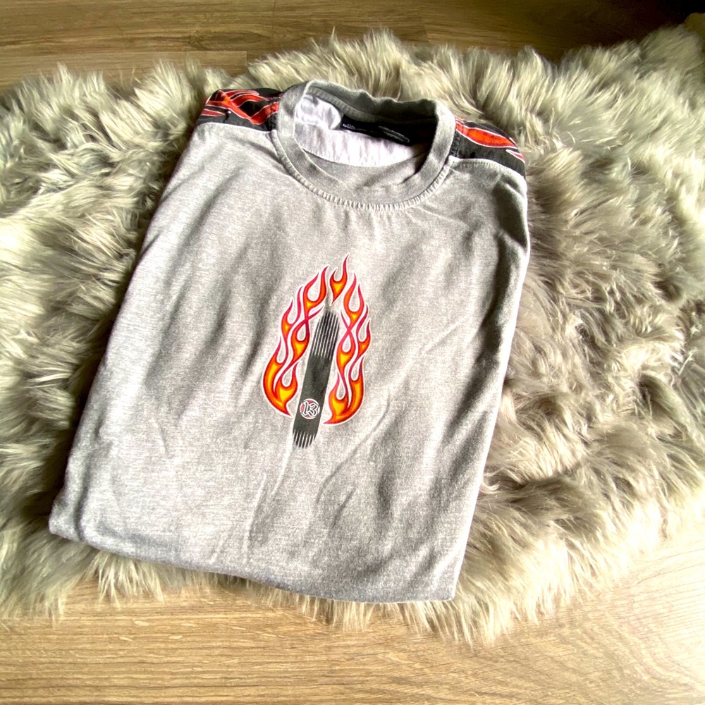 Vintage 1995 Flame Graphic Tee